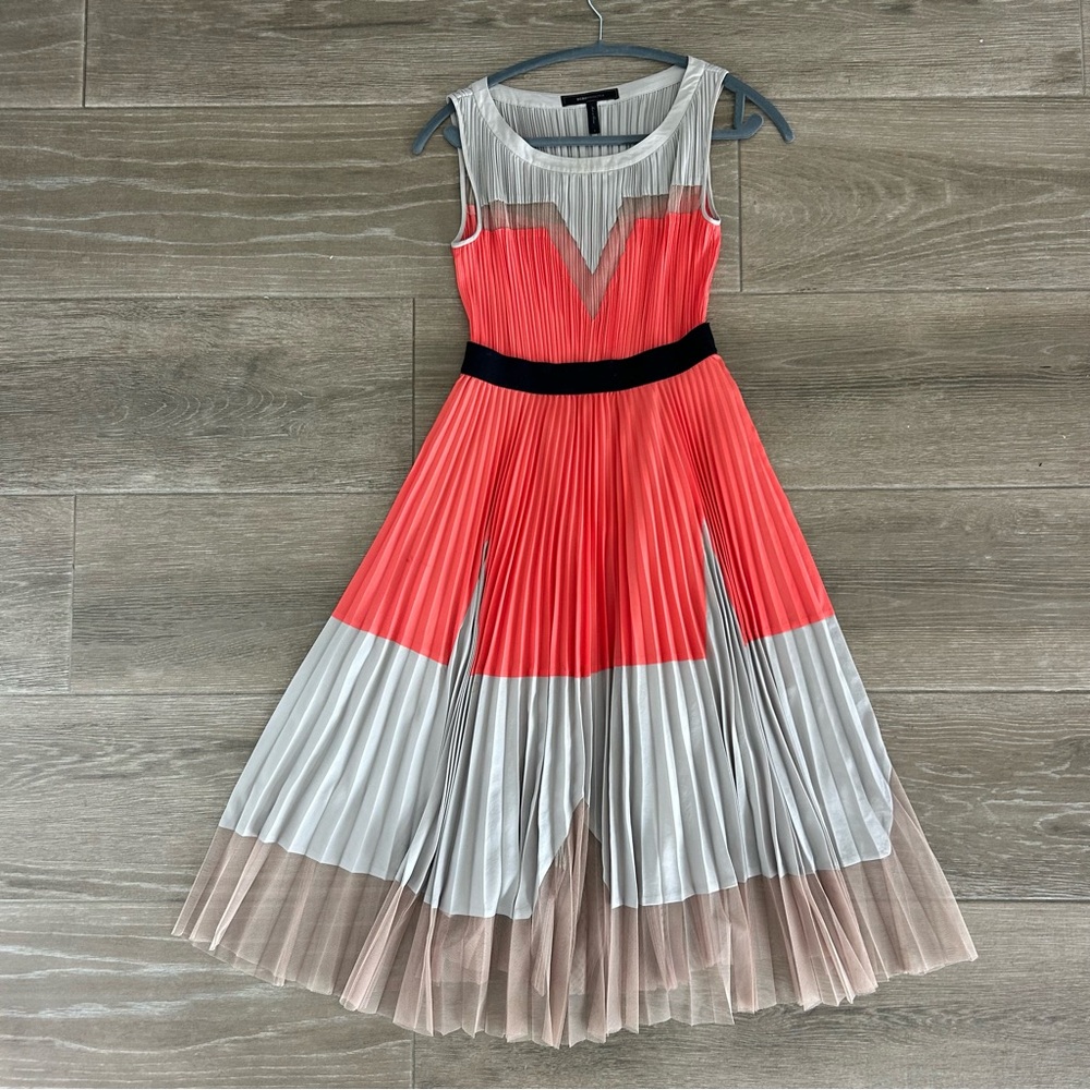 BCBG Max Azria dress, size 0! Great color combo, beautiful fit!
